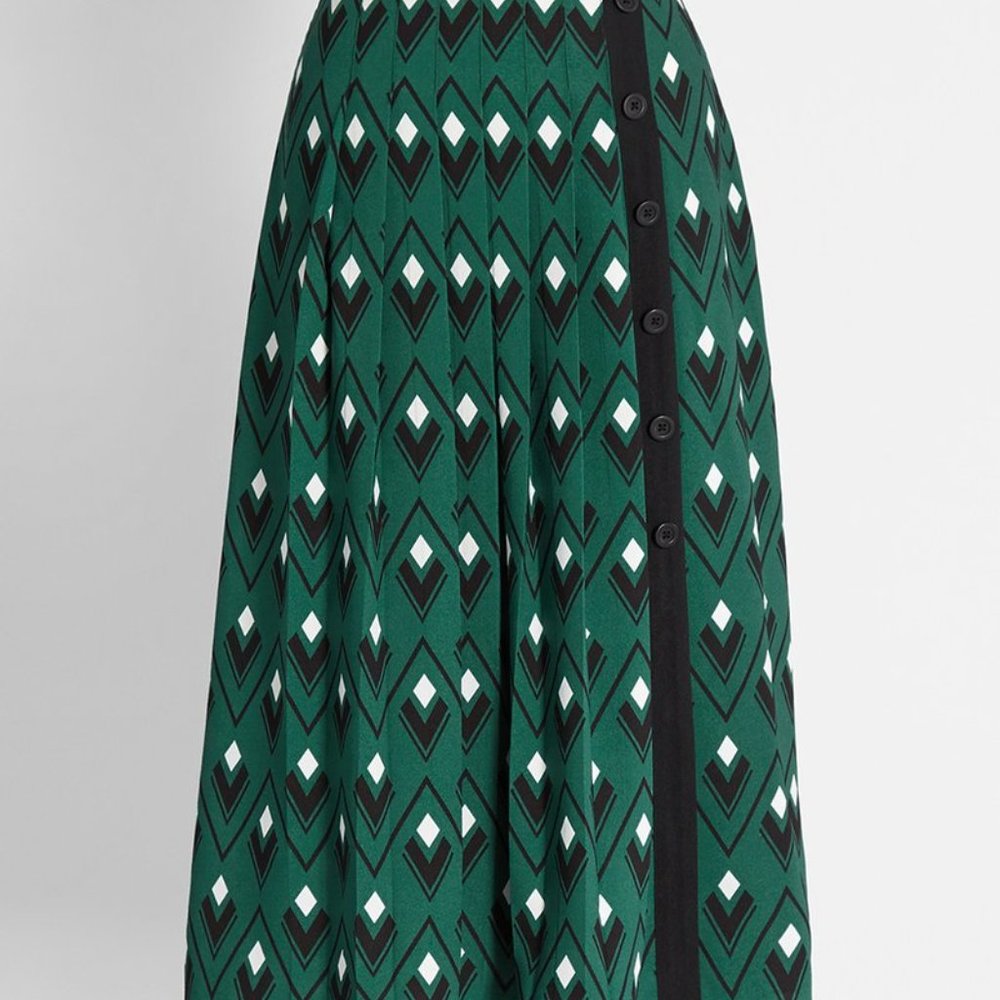 Upbeat and Downtown Midi Skirt size M NWT